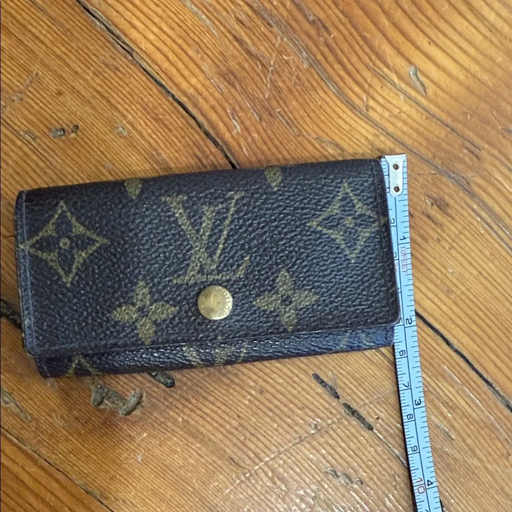Louis Vuitton Authentic Monogram Key Clasp Holder Keychain Wallet - Picture 12 of 13